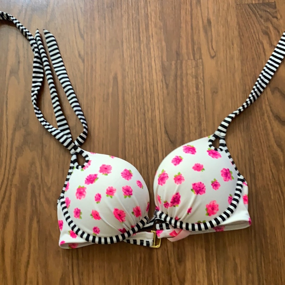 Victoria secret bra top size 32 c padded